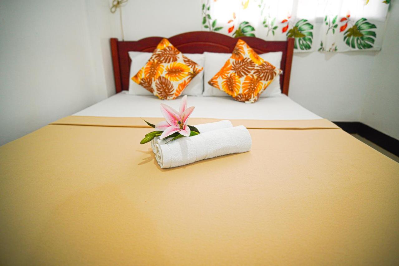 Amparo'S Tourist Inn - 科隆 外观 照片